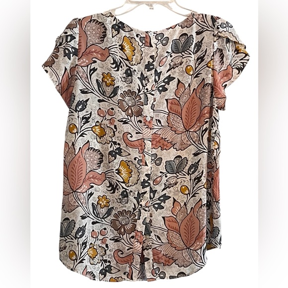 LOFT  Cream Floral Sheer  Short sleeve Blouse size S  38” bust. Polyester - Picture 2 of 6